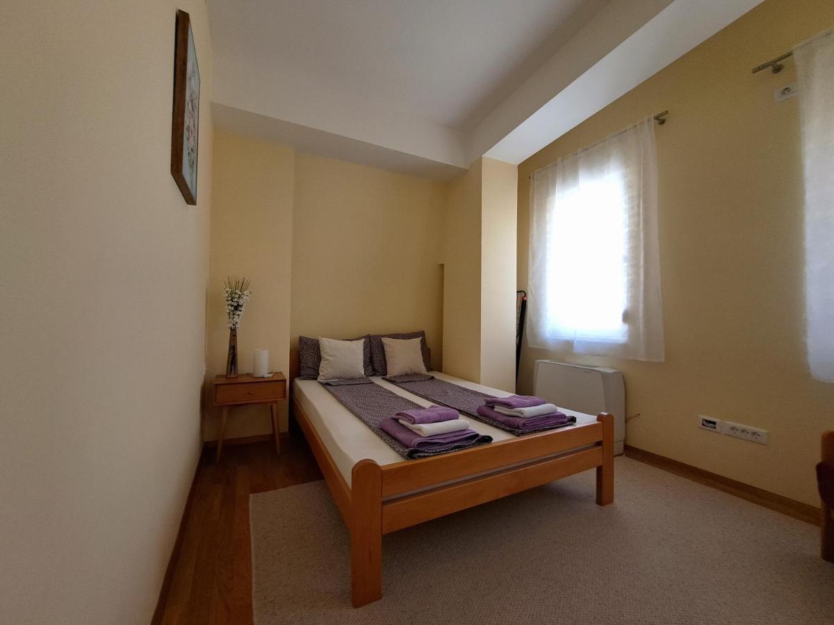 Bright Top Floor Apartment With Free Parking Skopje Luaran gambar